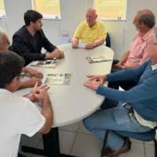 Sindicatodos Produtores Rurais sereunem paradiscutir pauta